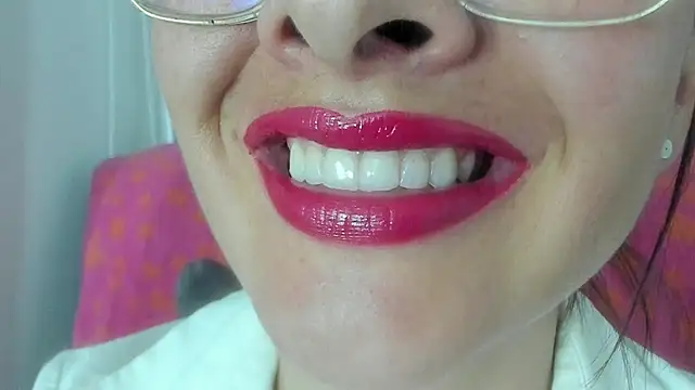Snapshot of queen_fetish chatting on July 4, 10:58 pm queen fetish online show from July 4, 10:58 pm