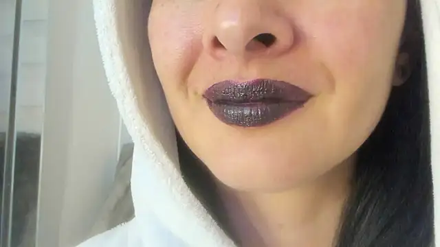 Snapshot of queen_fetish chatting on July 15, 10:17 pm queen fetish online show from July 15, 10:17 pm