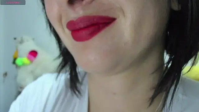Snapshot of queen_fetish chatting on March 19, 10:33 am queen fetish online show from March 19, 10:33 am
