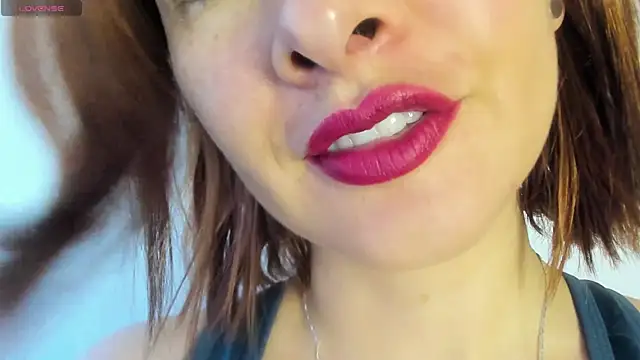 queen fetish online show from April 16, 3:13 pm