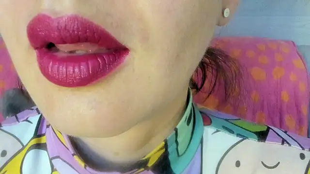 Snapshot of queen_fetish chatting on July 6, 10:44 am queen fetish online show from July 6, 10:44 am