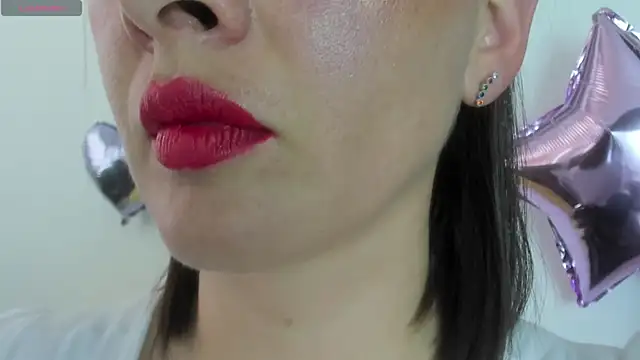 Snapshot of queen_fetish chatting on June 16, 5:46 pm queen fetish online show from June 16, 5:46 pm