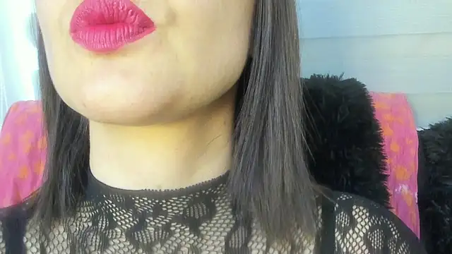 Snapshot of queen_fetish chatting on June 24, 3:54 pm queen fetish online show from June 24, 3:54 pm