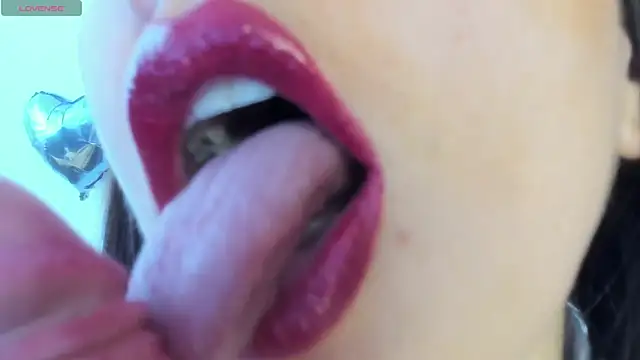 Snapshot of queen_fetish chatting on June 4, 4:55 pm queen fetish online show from June 4, 4:55 pm