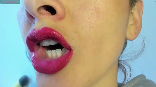 Snapshot of queen_fetish chatting on May 12, 6:58 pm queen fetish online show from May 12, 6:58 pm
