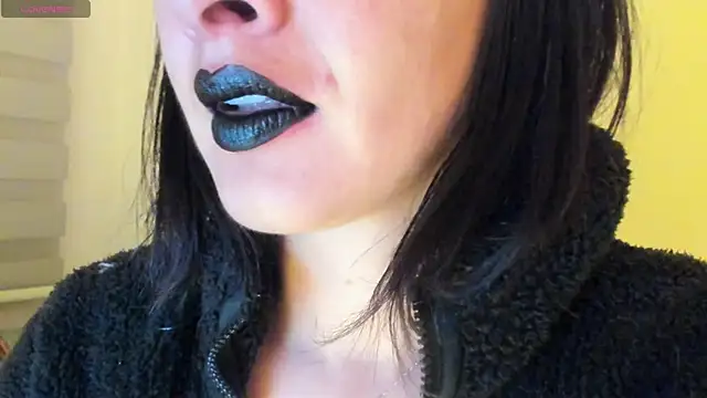 Snapshot of queen_fetish chatting on September 30, 10:32 am queen fetish online show from September 30, 10:32 am