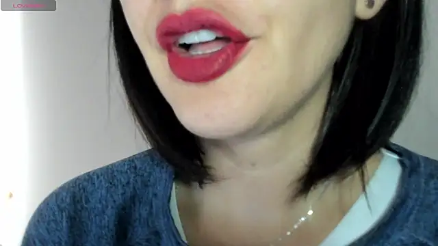 Snapshot of queen_fetish chatting on October 15, 2:14 pm queen fetish online show from October 15, 2:14 pm