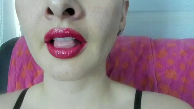 Snapshot of queen_fetish chatting on June 25, 4:01 pm queen fetish online show from June 25, 4:01 pm
