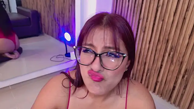 evelynjohnsoon online show from January 8, 1:28 pm