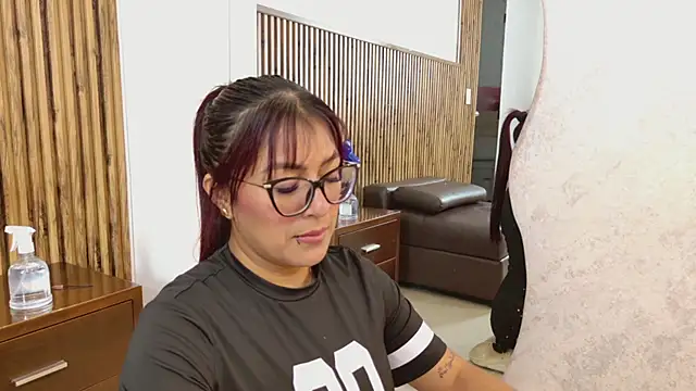 evelynjohnsoon online show from November 21, 11:53 am