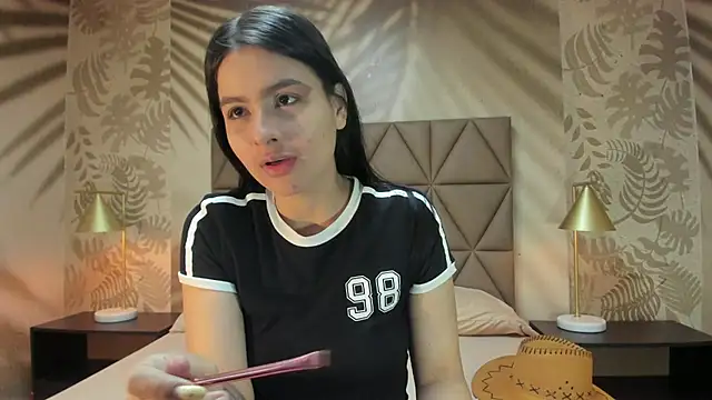 AnneDixie online show from April 13, 3:10 am