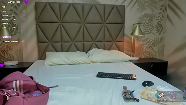 AnneDixie online show from March 29, 3:08 am