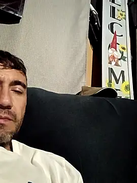 prettyboi6992 online show from April 7, 7:54 am