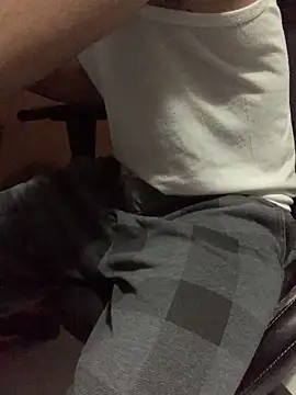 Snapshot of dedooelgrande chatting on November 30, 8:37 am dedooelgrande online show from November 30, 8:37 am