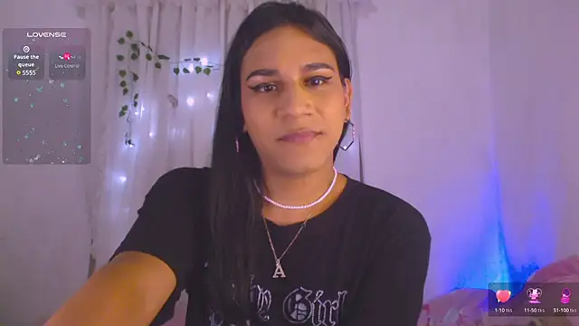 AndreaaFoxx online show from December 14, 8:08 pm