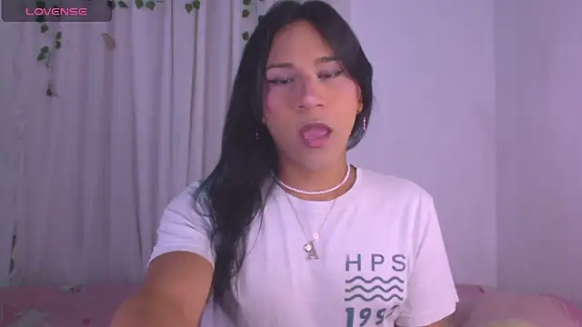 AndreaaFoxx online show from December 15, 6:37 pm