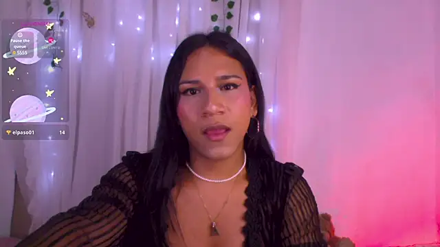 AndreaaFoxx online show from December 19, 10:42 pm