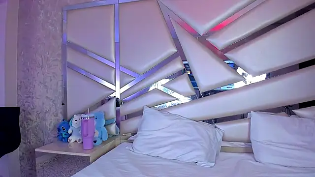 Snapshot of Miia002 chatting on December 3, 3:07 am Miia002 online show from December 3, 3:07 am