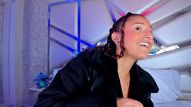 Snapshot of Miia002 chatting on November 3, 3:23 am Miia002 online show from November 3, 3:23 am