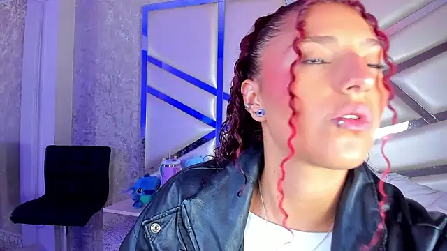 Snapshot of Miia002 chatting on October 29, 4:33 am Miia002 online show from October 29, 4:33 am