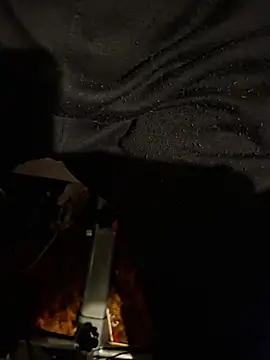 FreezingTie850 online show from April 16, 9:39 pm