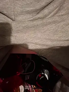 FreezingTie850 online show from March 22, 10:44 pm