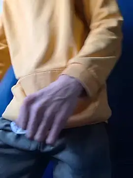 FreezingTie850 online show from March 15, 4:58 pm