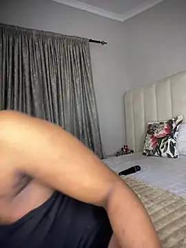 Bustygoddess32 online show from May 1, 7:41 pm