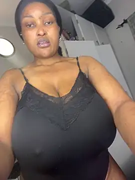 Snapshot of Bustygoddess32 chatting on July 4, 6:12 pm Bustygoddess32 online show from July 4, 6:12 pm