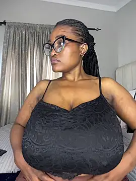 Bustygoddess32 online show from January 17, 6:06 am