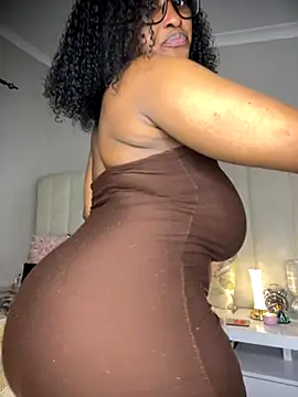 Bustygoddess32 online show from November 11, 2:28 am