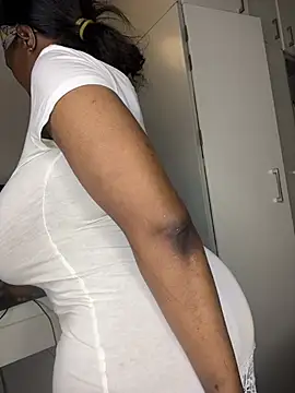 Bustygoddess32 online show from February 19, 10:18 pm