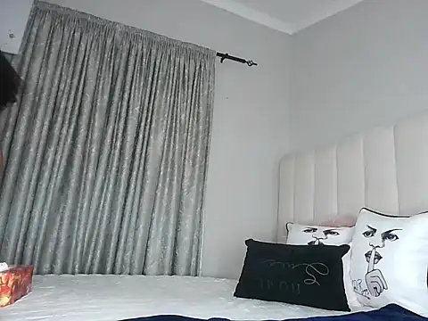 Bustygoddess32 online show from November 26, 12:54 am