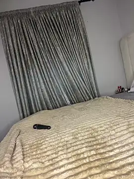 Bustygoddess32 online show from February 15, 11:14 pm