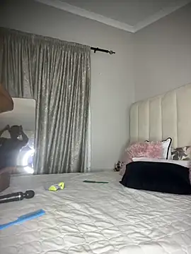 Bustygoddess32 online show from December 21, 10:21 pm