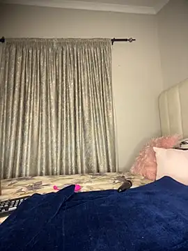 Bustygoddess32 online show from November 13, 12:47 am