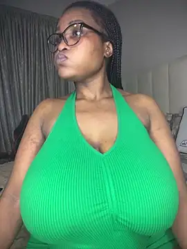 Bustygoddess32 online show from March 19, 2:44 am