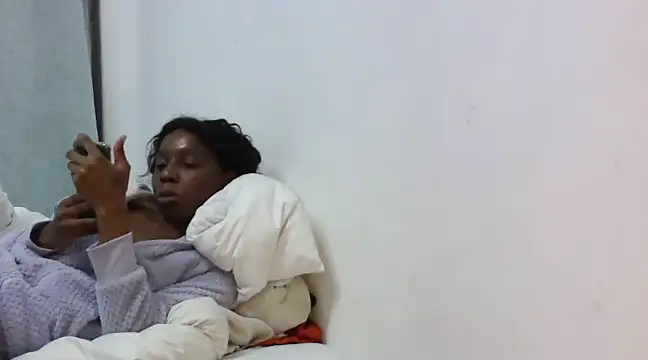Snapshot of Sexxybella27 chatting on February 28, 12:32 am Sexxybella27 online show from February 28, 12:32 am