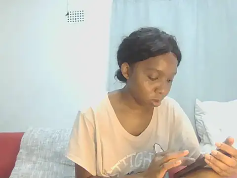 Sexxybella27 online show from December 1, 7:37 pm