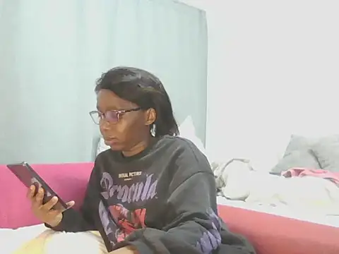 Snapshot of Sexxybella27 chatting on June 11, 12:32 am Sexxybella27 online show from June 11, 12:32 am
