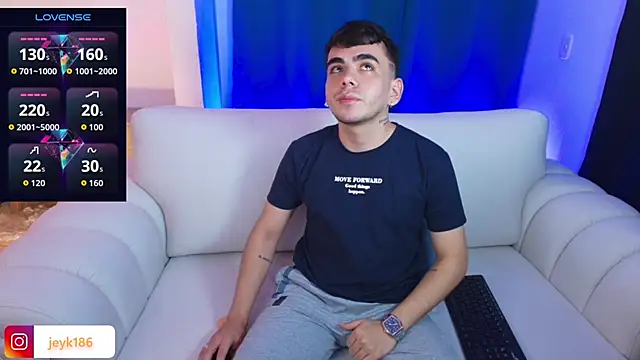 Snapshot of Jey_keler1 chatting on October 23, 9:46 pm Jey keler1 online show from October 23, 9:46 pm