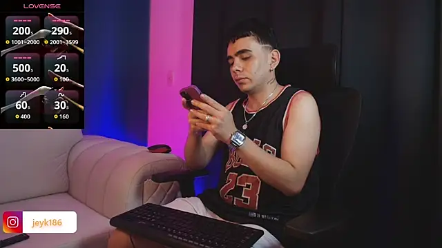 Snapshot of Jey_keler1 chatting on November 30, 1:56 pm Jey keler1 online show from November 30, 1:56 pm