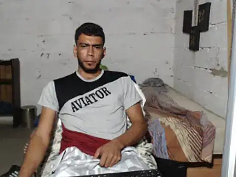 Snapshot of erik_alexander chatting on February 9, 6:01 am erik alexander online show from February 9, 6:01 am