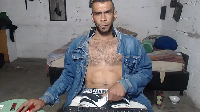 Snapshot of erik_alexander chatting on November 18, 4:16 am erik alexander online show from November 18, 4:16 am