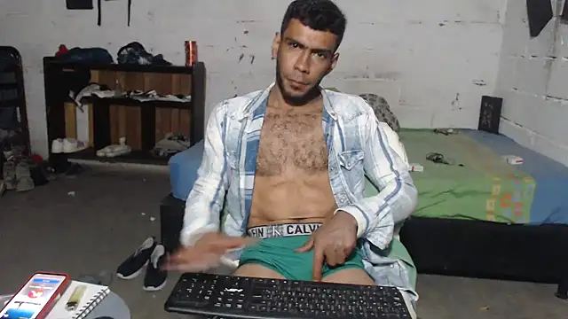 Snapshot of erik_alexander chatting on September 13, 2:44 am erik alexander online show from September 13, 2:44 am