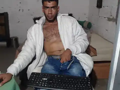 Snapshot of erik_alexander chatting on February 8, 12:28 pm erik alexander online show from February 8, 12:28 pm