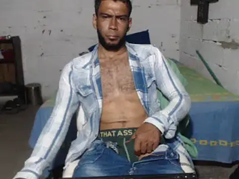 Snapshot of erik_alexander chatting on February 25, 12:47 am erik alexander online show from February 25, 12:47 am