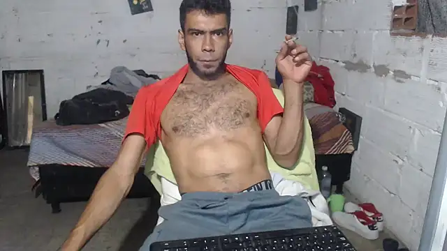 Snapshot of erik_alexander chatting on October 27, 3:29 am erik alexander online show from October 27, 3:29 am