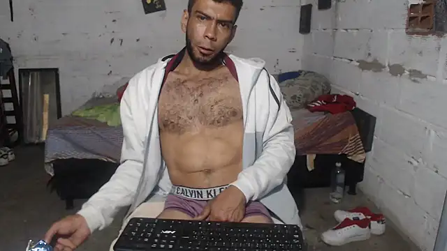 Snapshot of erik_alexander chatting on October 26, 4:46 am erik alexander online show from October 26, 4:46 am