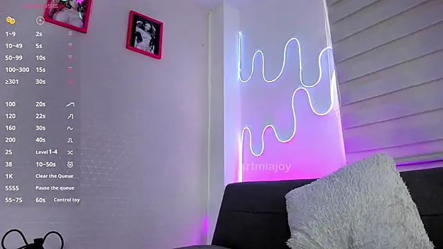 artmiaa online show from January 15, 1:25 pm